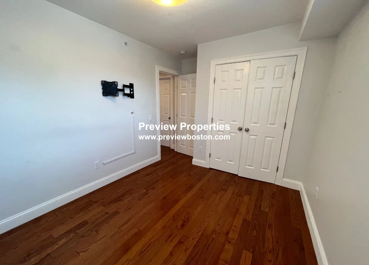 108 Maverick St, East Boston