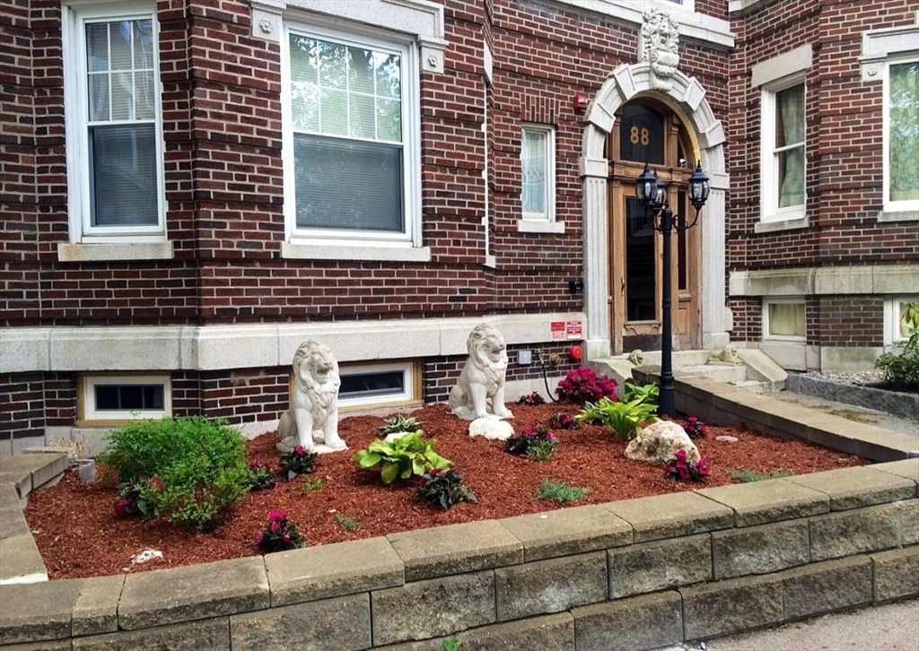 88 Browne St, Brookline