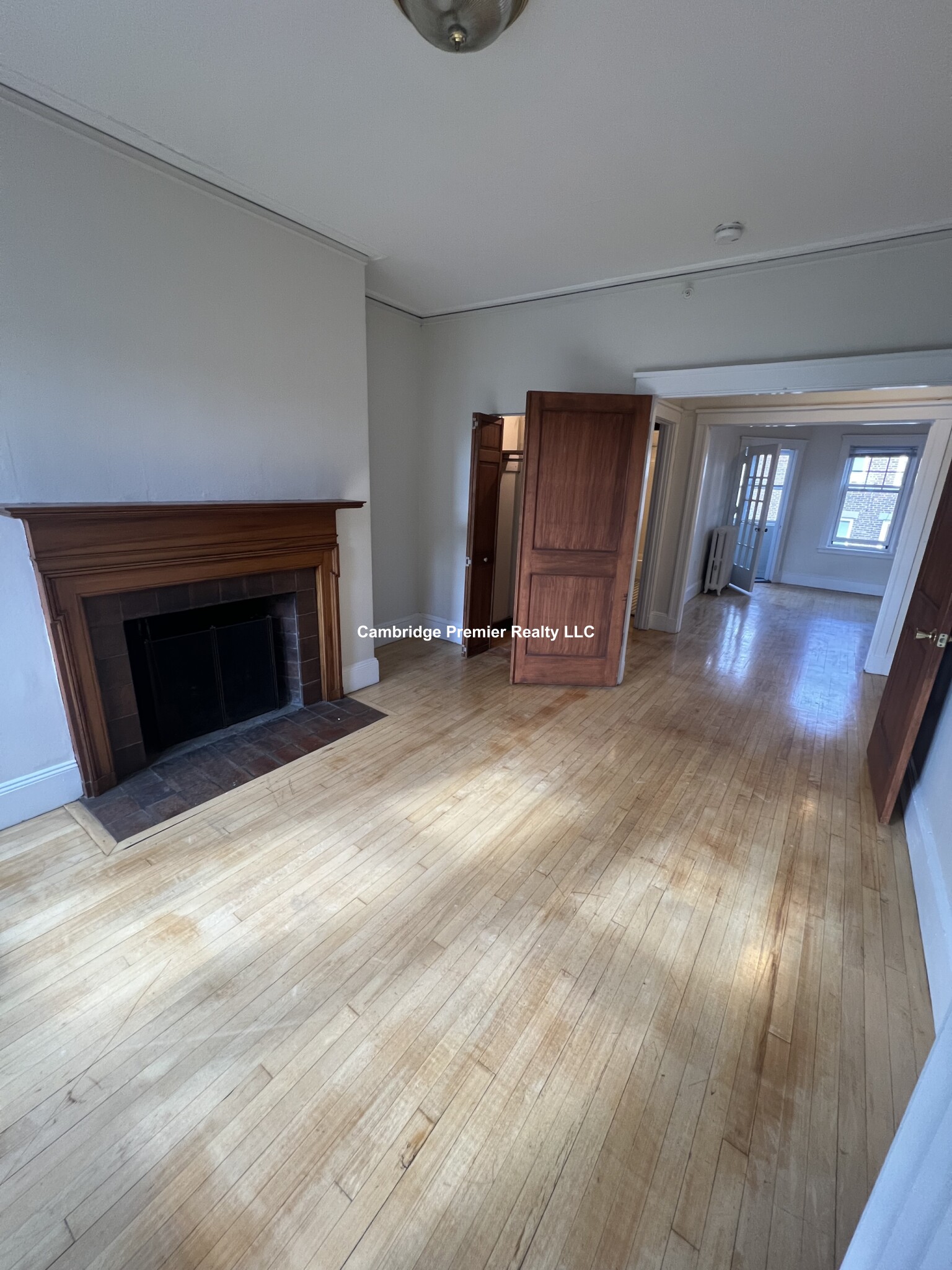 3 Linnaean St, Neighborhood Nine