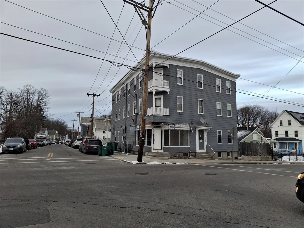 168 Lunenburg St, Fitchburg