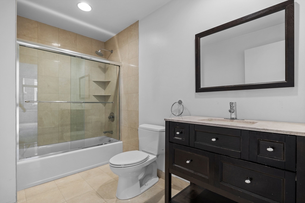 425 Boylston St, Back Bay