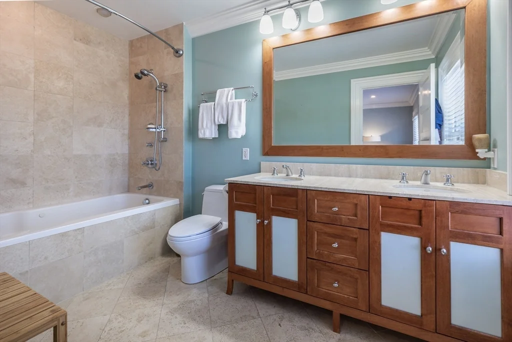 83 Montgomery St, South End