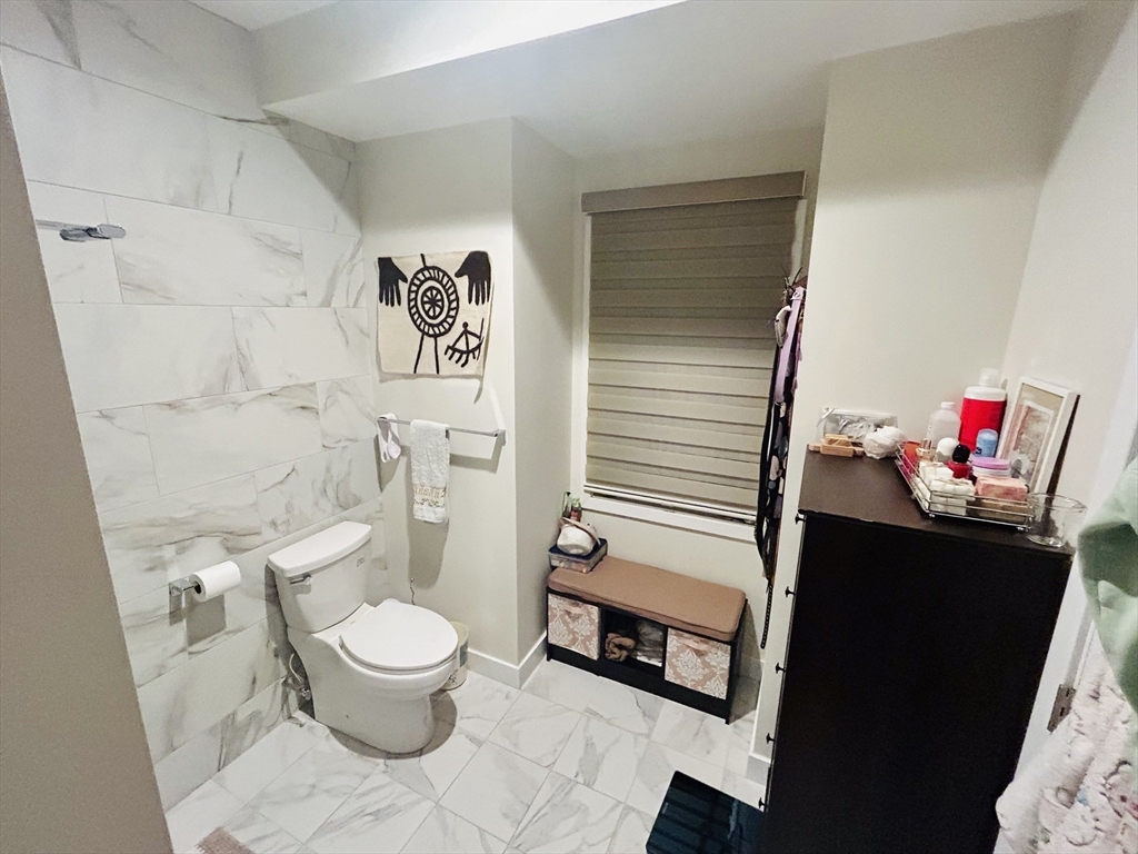 213 E Eagle St, East Boston