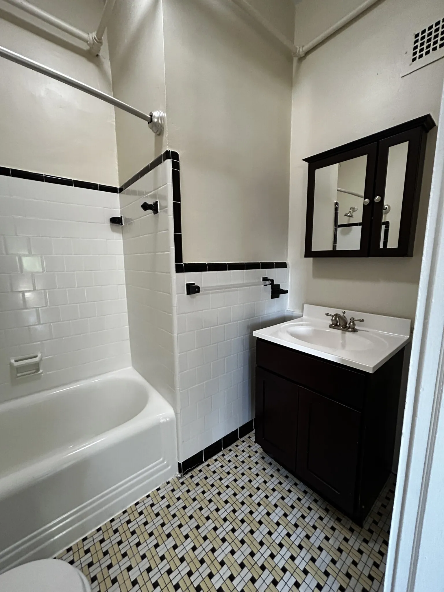 1470 Beacon St, Corey Hill