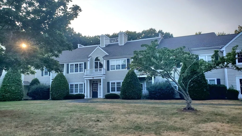 650 Brookside Dr, Andover