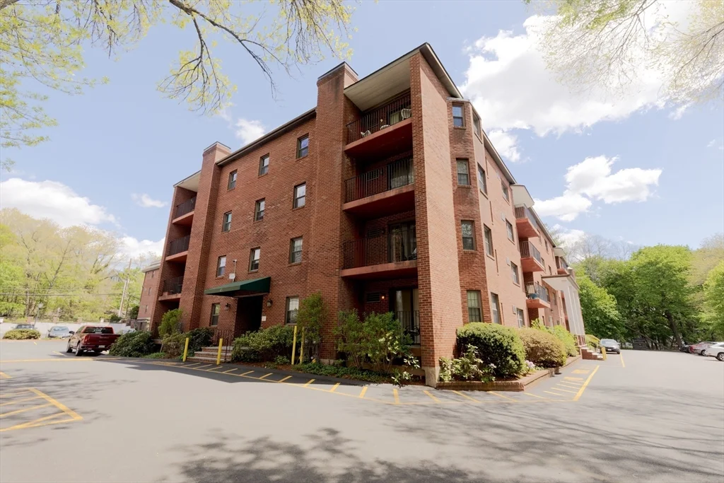 16 Winter St, Waltham
