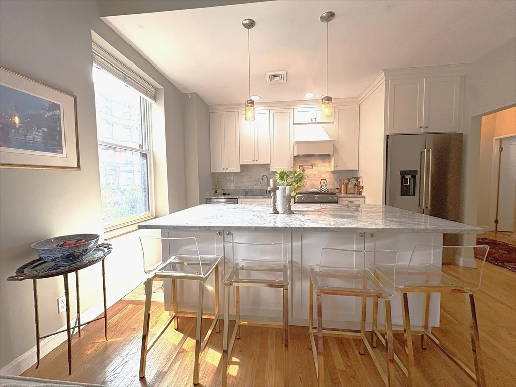 12 Cumberland St, Back Bay