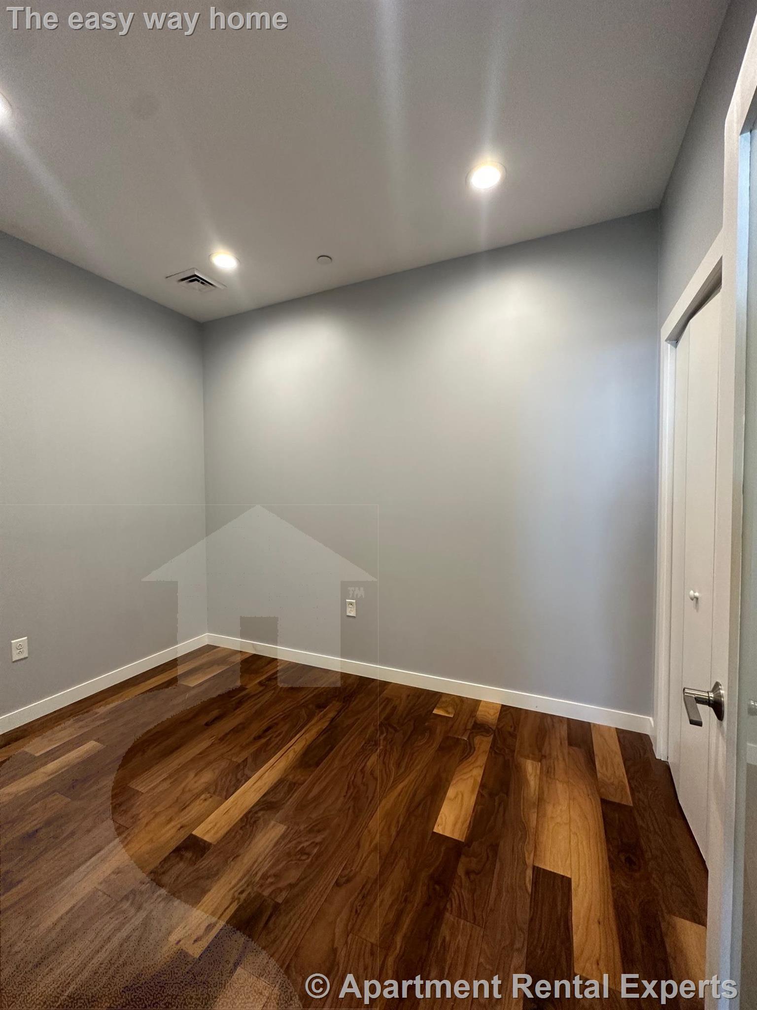 45 1st Ave, Charlestown