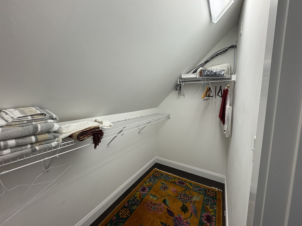 1037 Pleasant St, Bridgewater