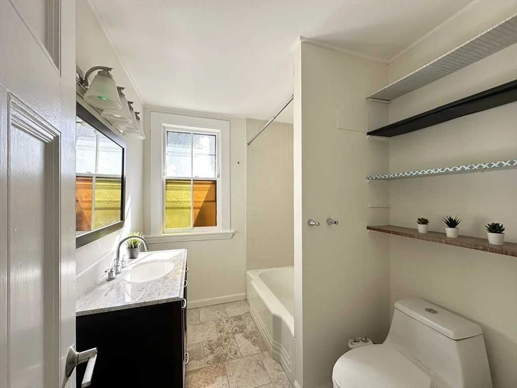 71A Gardner St, Allston