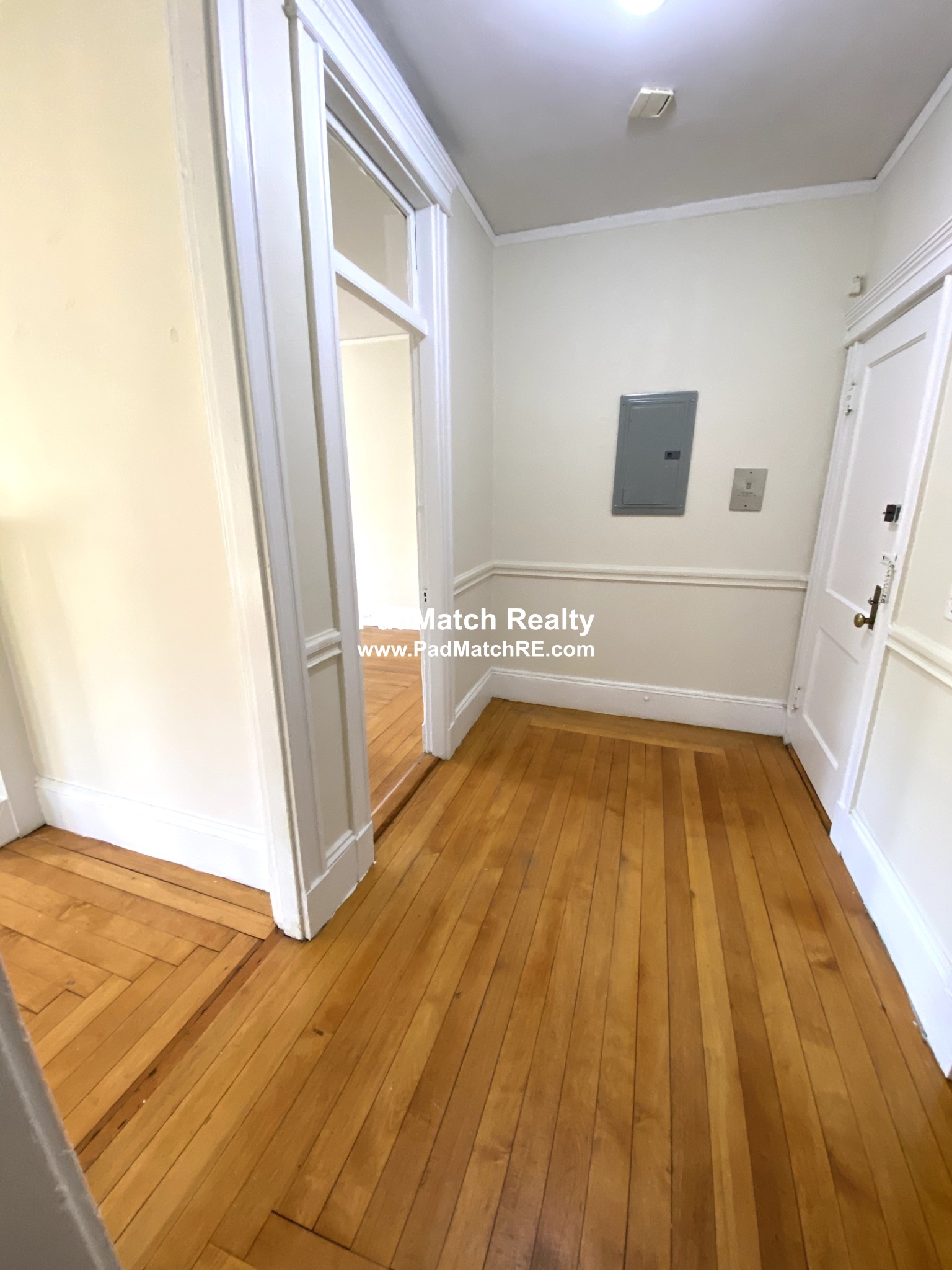 1822 Beacon St, Brookline