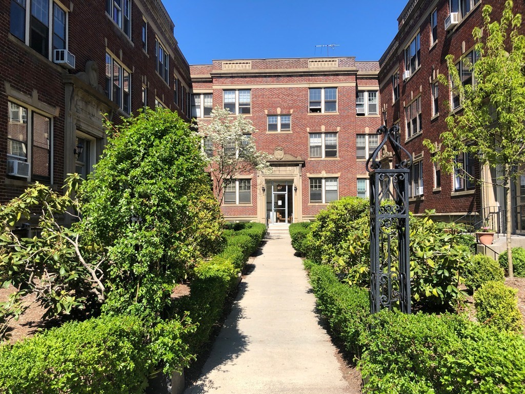 453 Washington St, Brookline