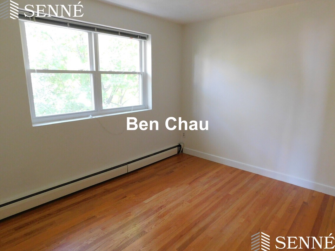 11 Cogswell Ave, North Cambridge