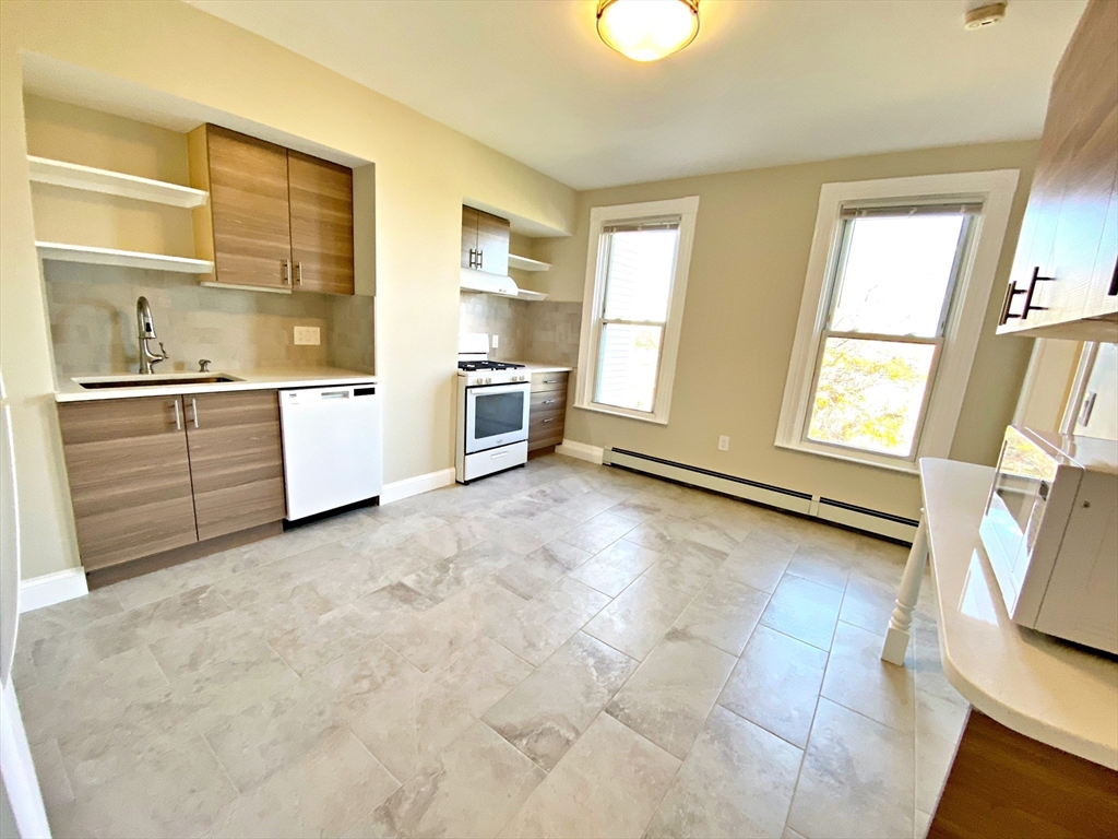 466 Sumner St, East Boston