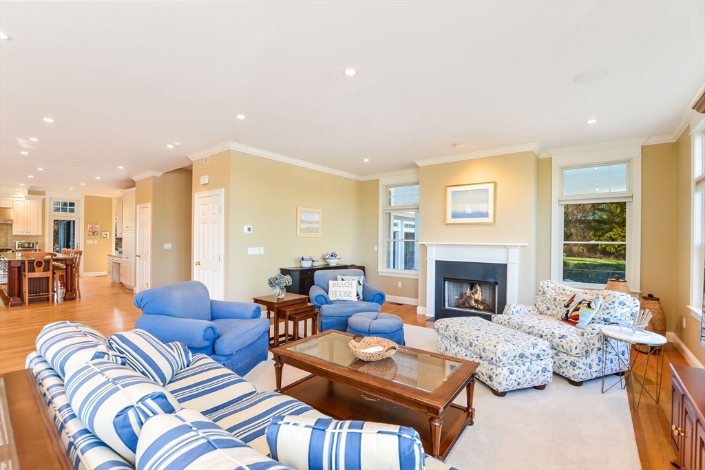 1 Puddingstone Ln, Acoaxet