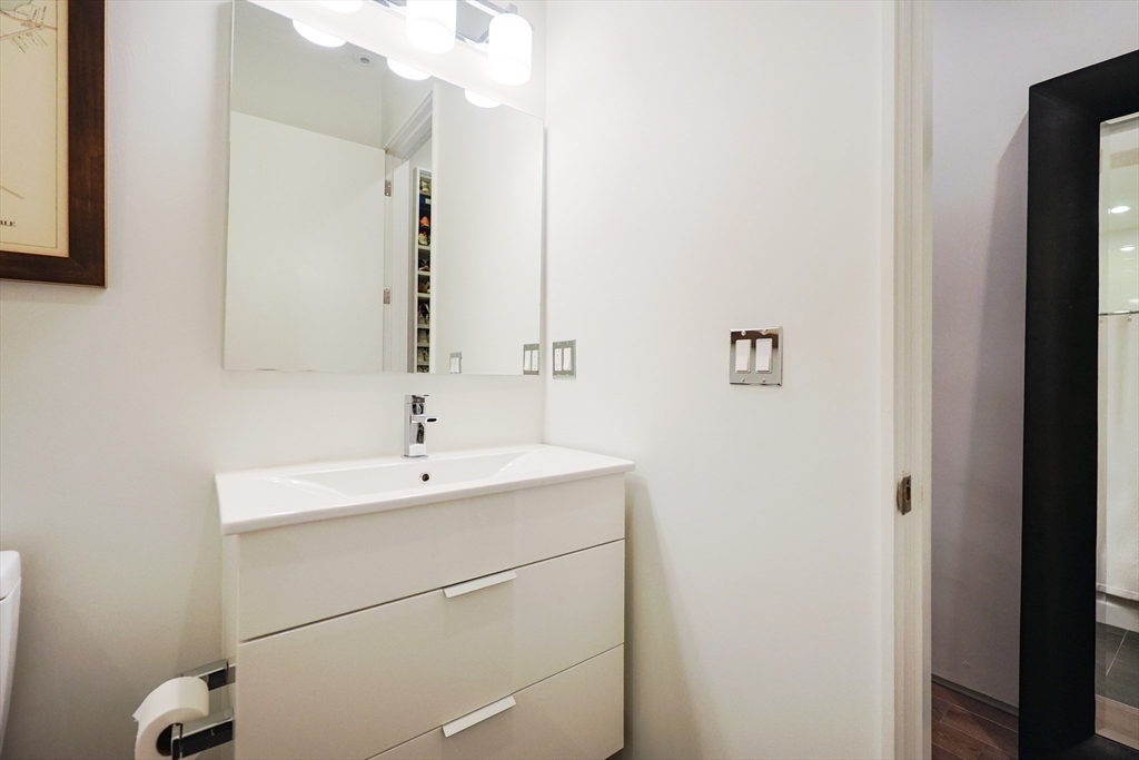 537 E 1st, South Boston