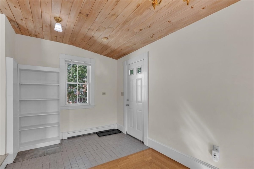 325 Western Ave, Riverside