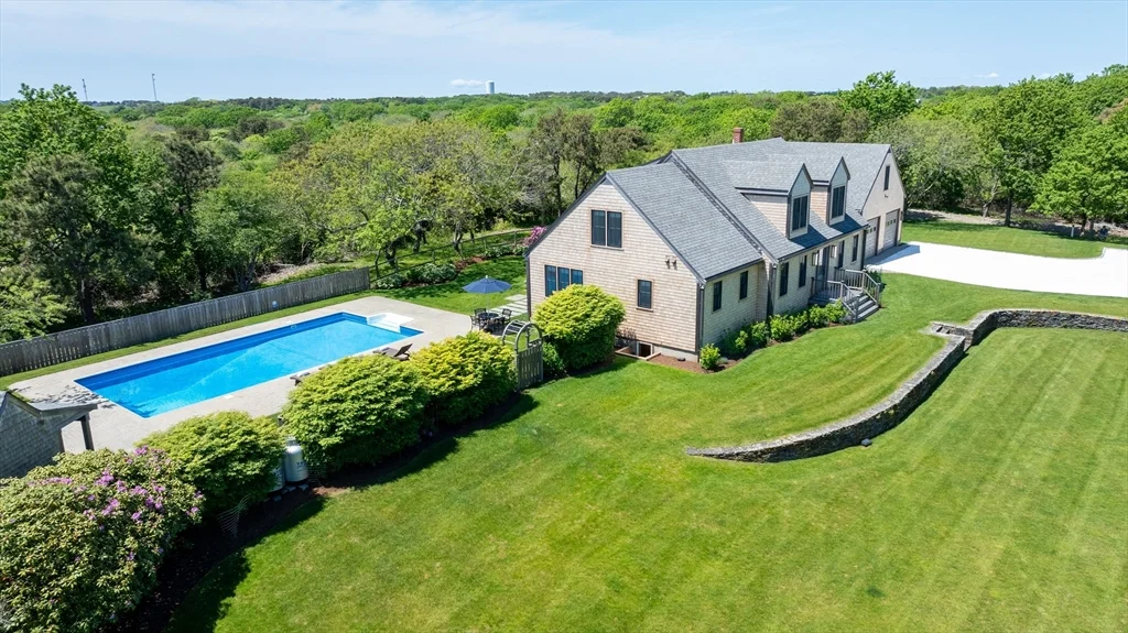 8 Burnt Swamp Ln, Nantucket