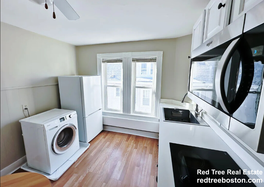 155 Spruce St, Watertown