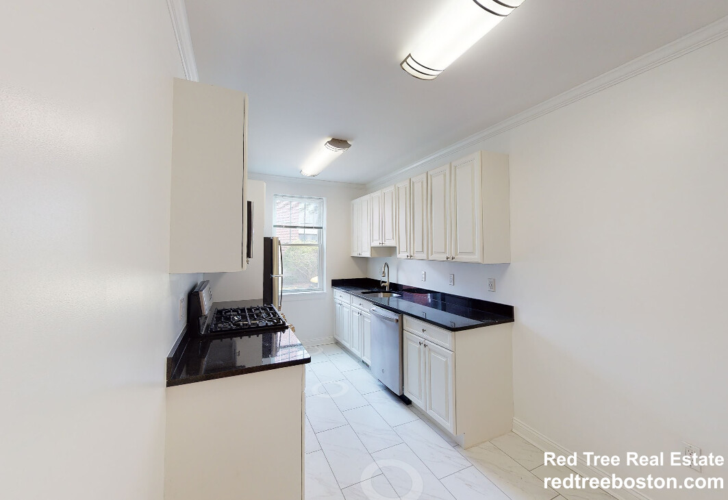 34 Harris St, Coolidge Corner