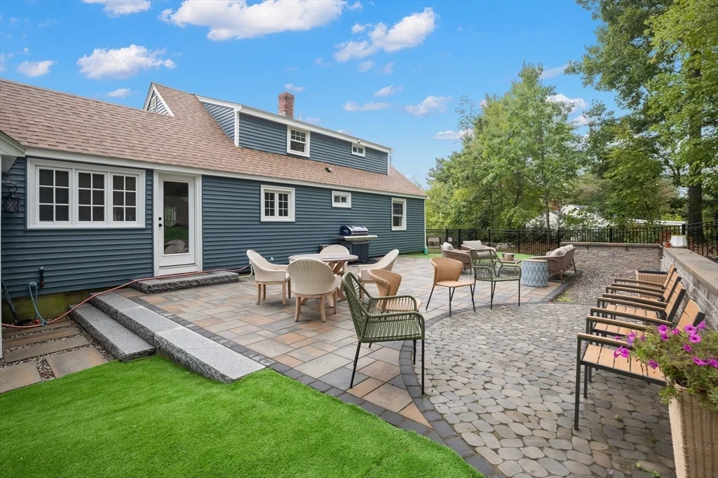 123 Pond St, Georgetown