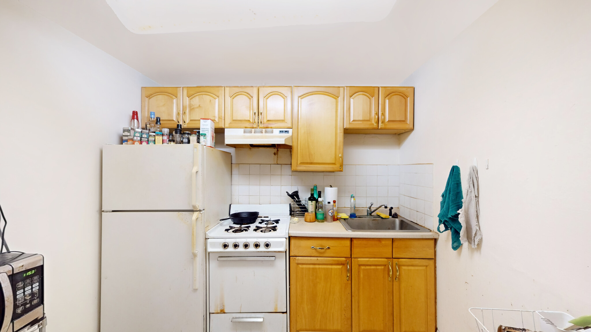 1069 Beacon St, Longwood