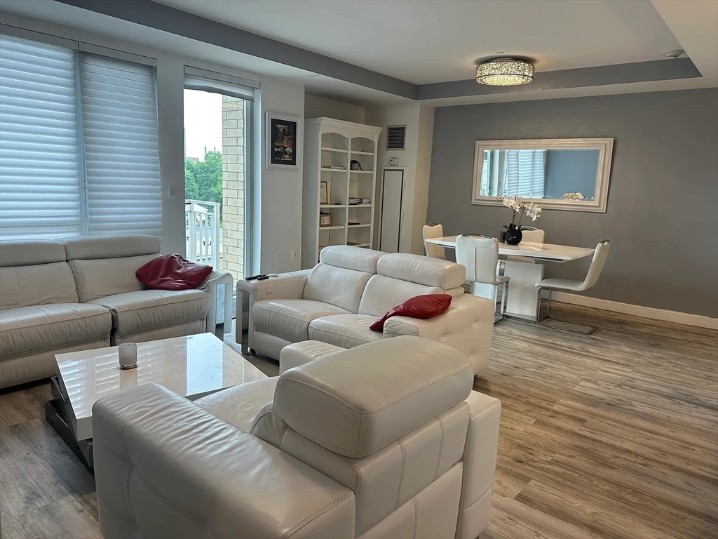 100 Station Landing, Wellington