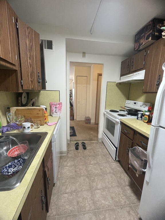 80 Pleasant St, North Brookline