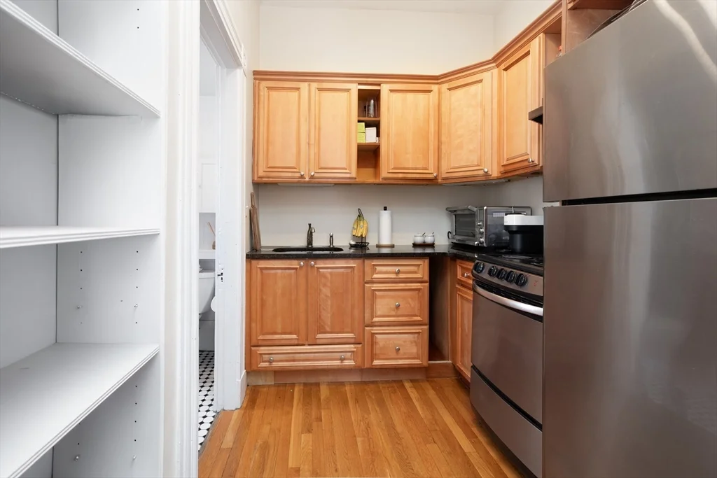 16 Cumberland St, Back Bay