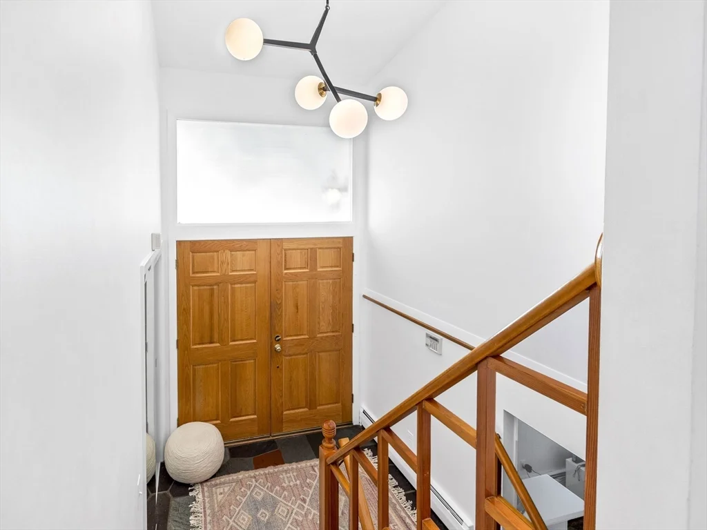 6 Nelson Dr, Chestnut Hill