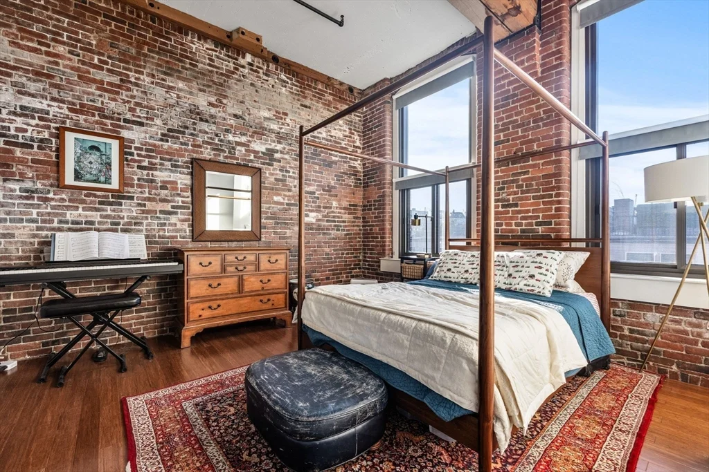 320 West 2nd St, South Boston