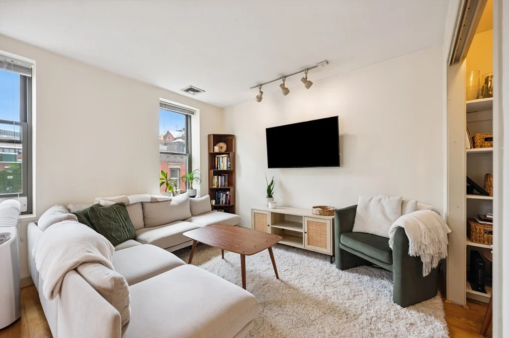 5 Grove St, Beacon Hill