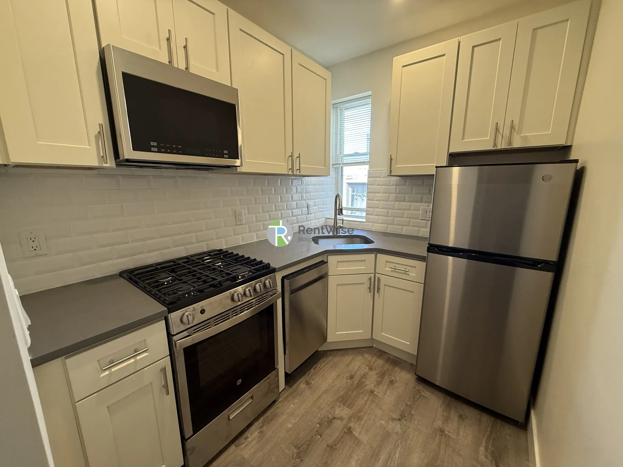 94 Brainerd Rd, Allston