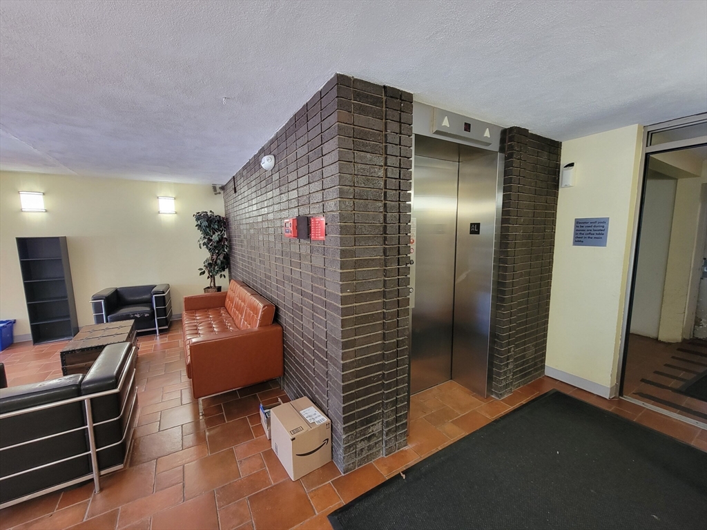 4 Trowbridge Pl, Mid-Cambridge