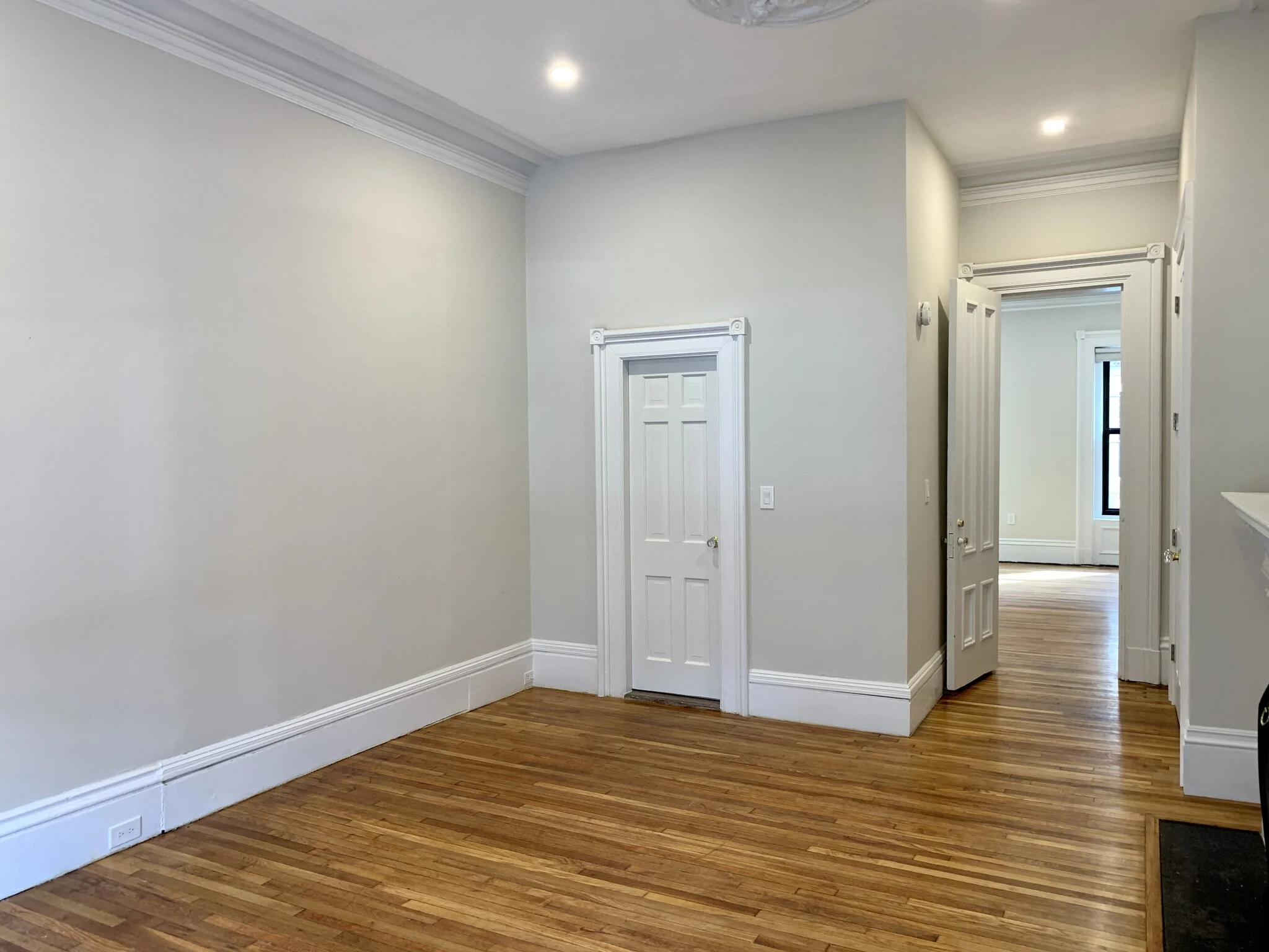 354 Marlborough St, Back Bay