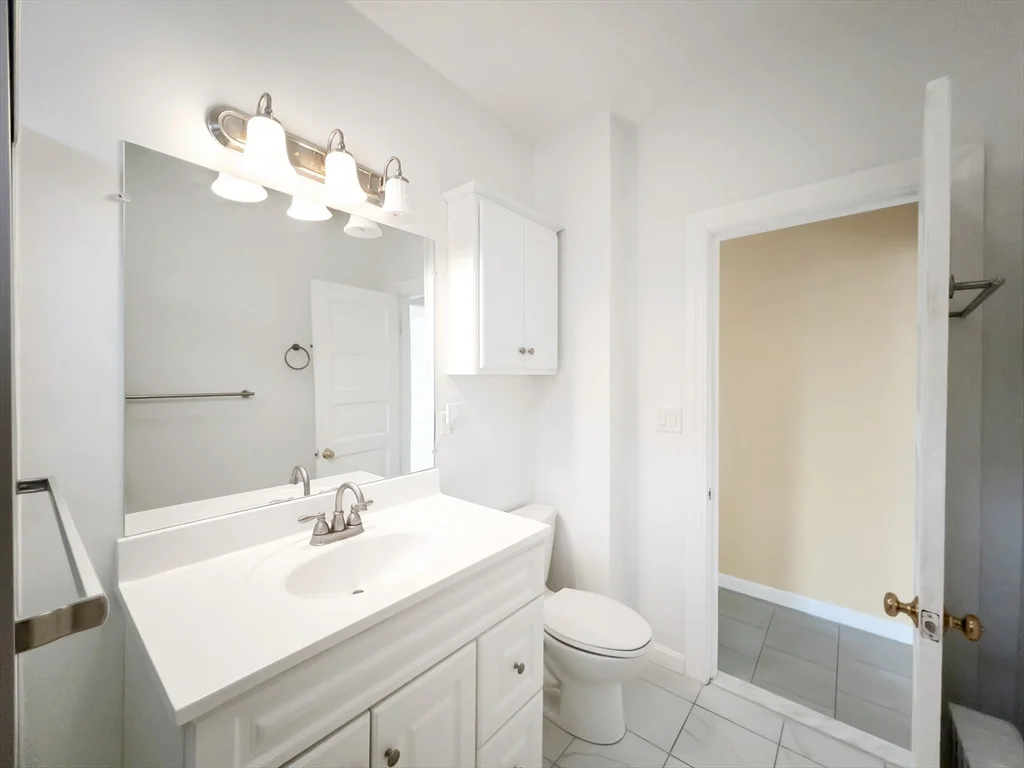 24 Montvale St, Roslindale