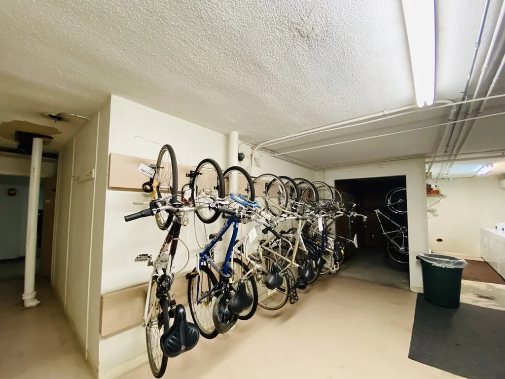 50 Green St, North Brookline