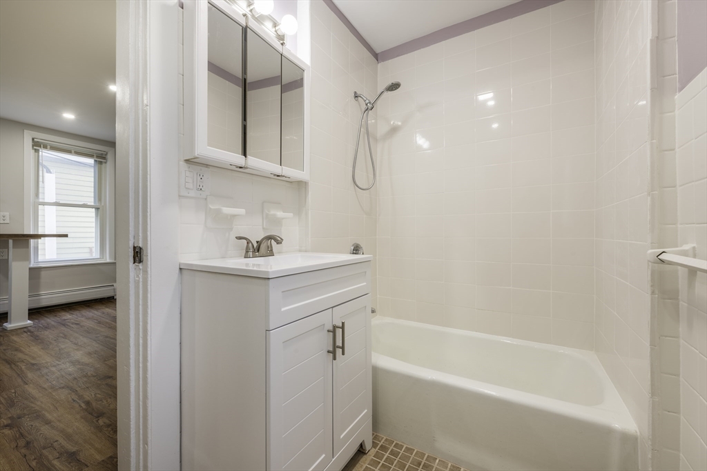 106 Byron St, East Boston