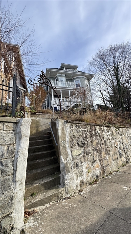 98 Saint Rose, Boston