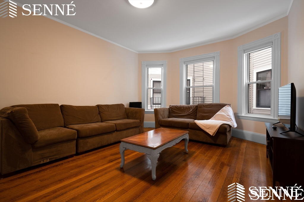 19 Trowbridge St, Mid-Cambridge