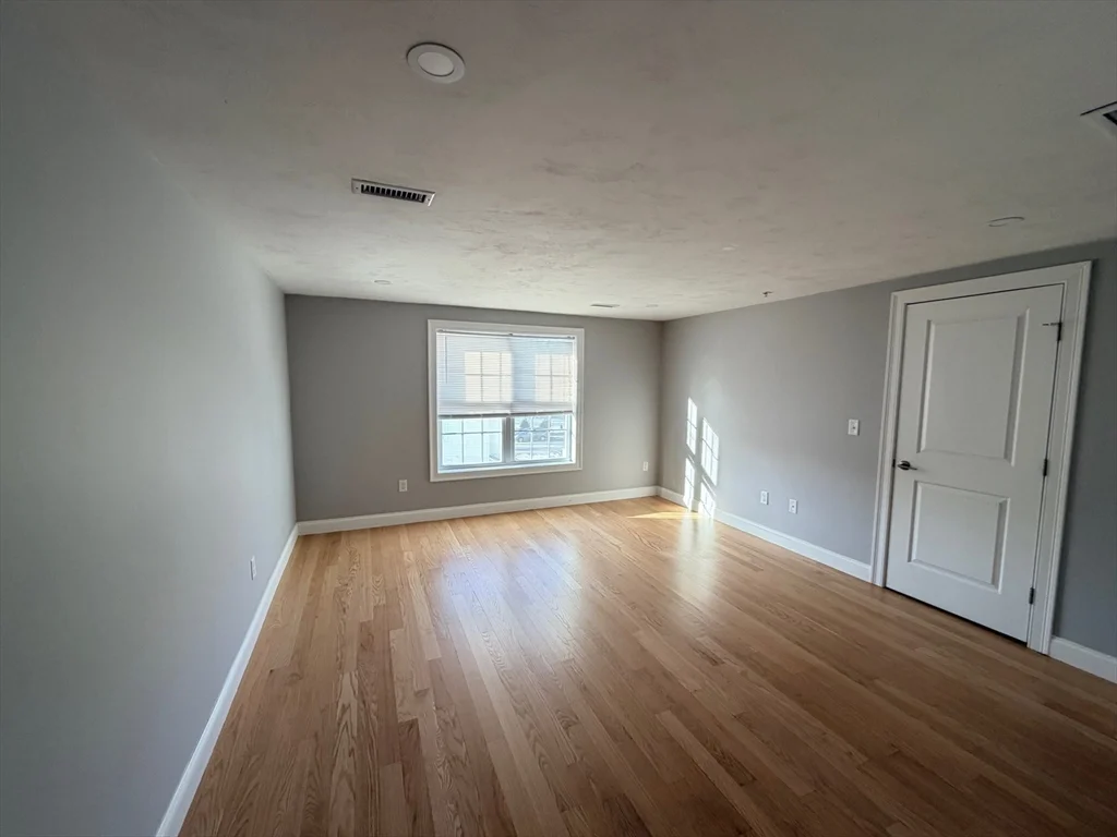 46 Church St, Hudson