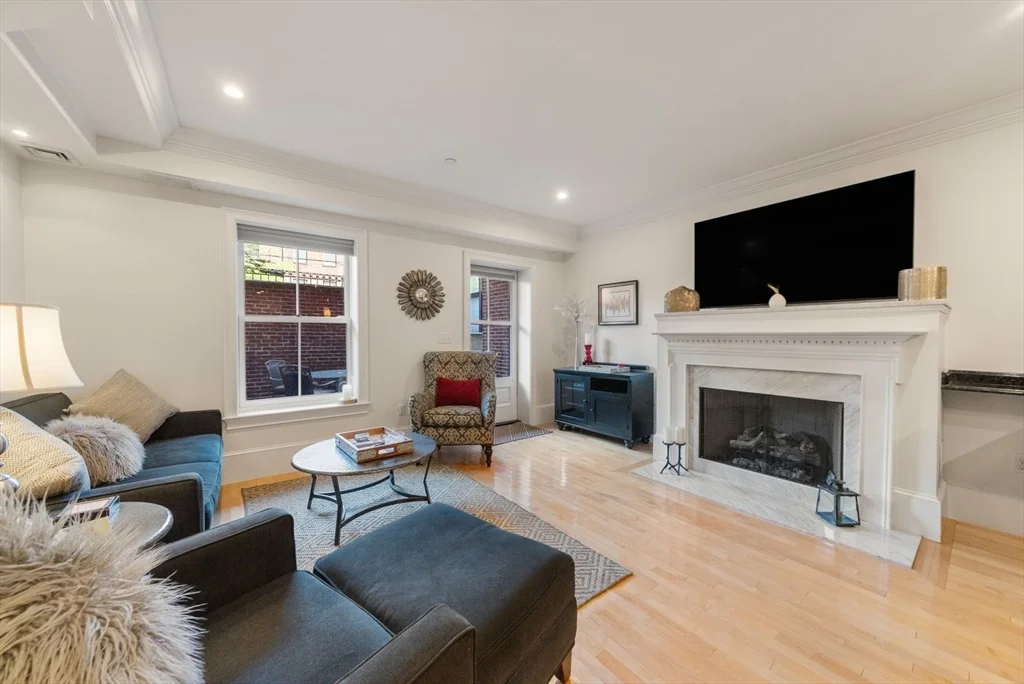 349 Marlborough St, Back Bay