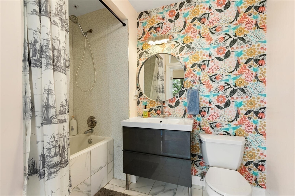 87 Brookside Ave, Jamaica Plain