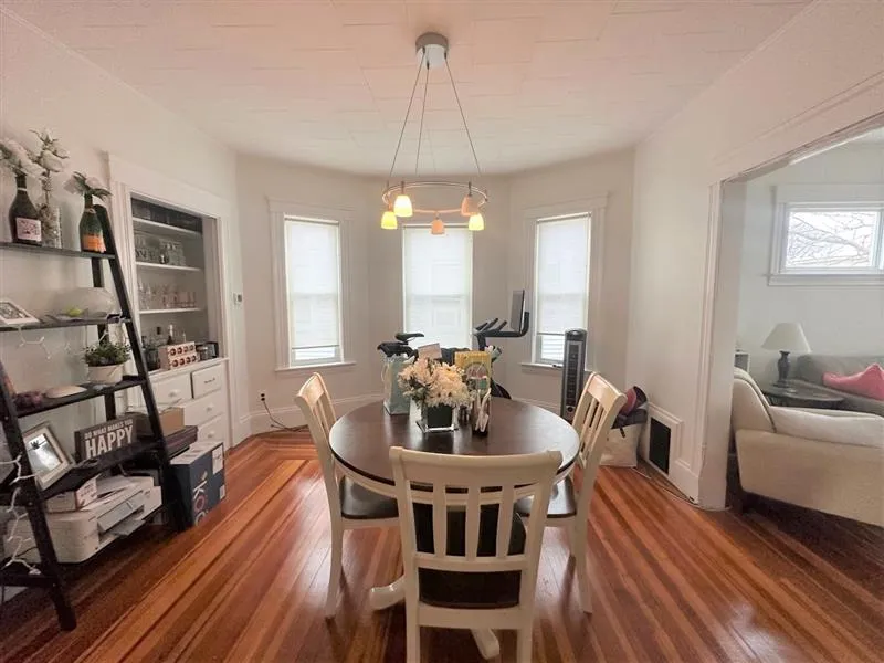 137 Dudley St, North Cambridge