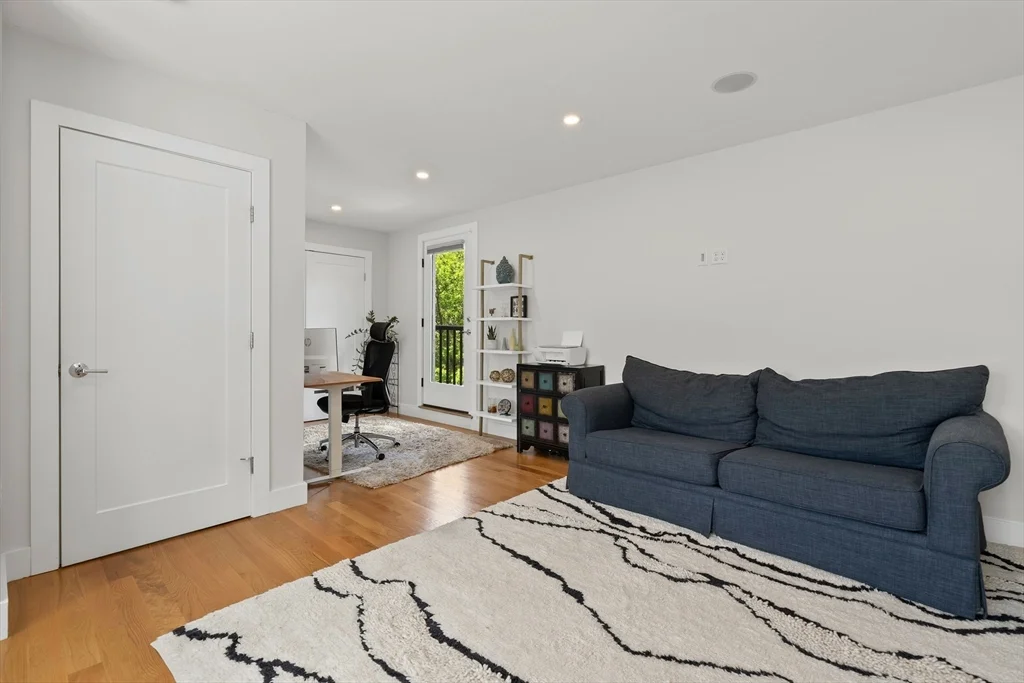 65 Lancaster Rd, Arlington
