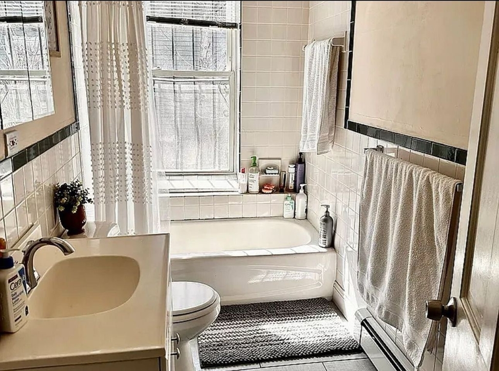 96 Warren St, Roxbury