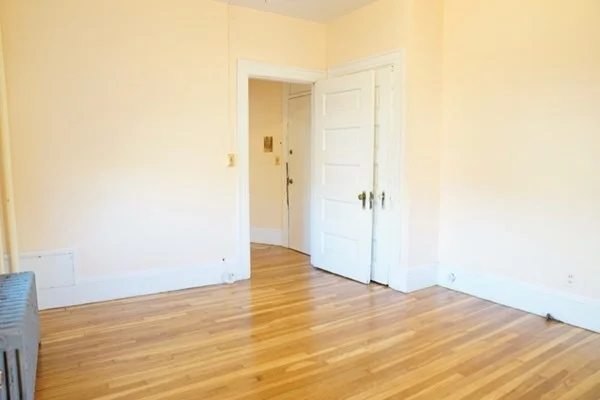 1091 Boylston St, Fenway