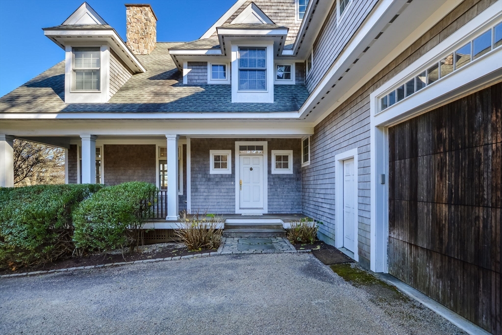 1 Puddingstone Ln, Acoaxet