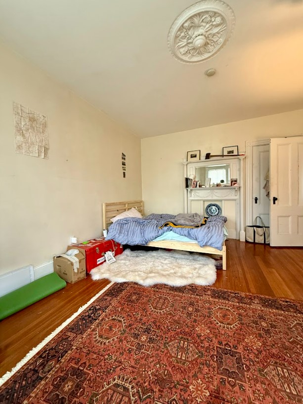 68 Hillside St, Mission Hill