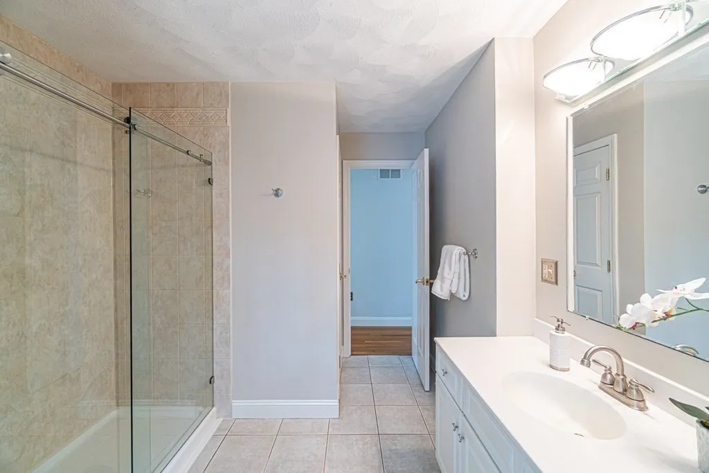 32 Waltham St, Woburn